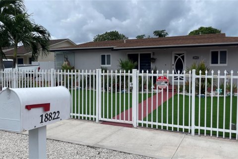 Villa ou maison à vendre à Miami Gardens, Floride: 2 chambres, 98.29 m2 № 1989207 - photo 1