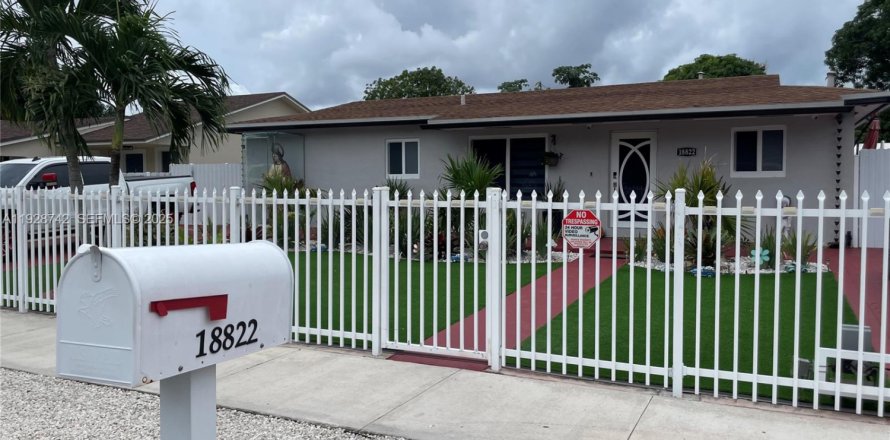 Villa ou maison à Miami Gardens, Floride 2 chambres, 98.29 m2 № 1989207
