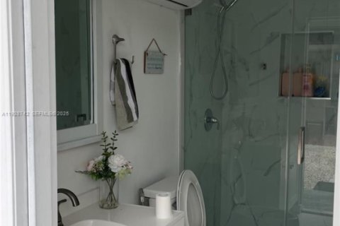 Villa ou maison à vendre à Miami Gardens, Floride: 2 chambres, 98.29 m2 № 1989207 - photo 12