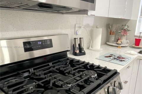 Villa ou maison à vendre à Miami Gardens, Floride: 2 chambres, 98.29 m2 № 1989207 - photo 24