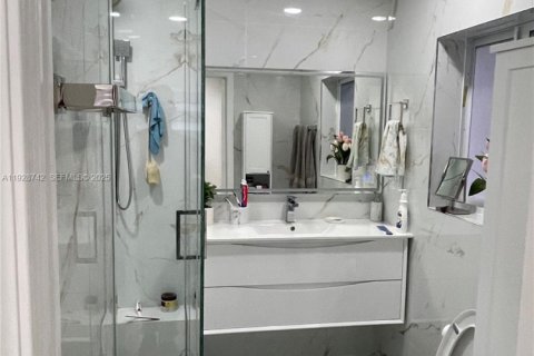 Villa ou maison à vendre à Miami Gardens, Floride: 2 chambres, 98.29 m2 № 1989207 - photo 28