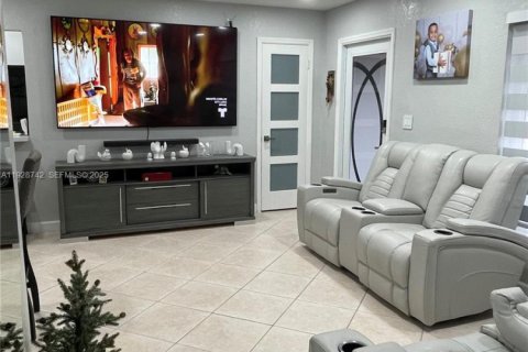Villa ou maison à vendre à Miami Gardens, Floride: 2 chambres, 98.29 m2 № 1989207 - photo 19
