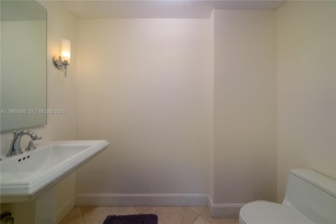 Condo in Miami, Florida, 2 bedrooms  № 2053114 - photo 23