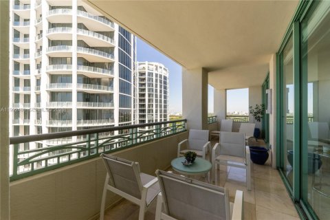 Condo in Miami, Florida, 2 bedrooms  № 2053114 - photo 5