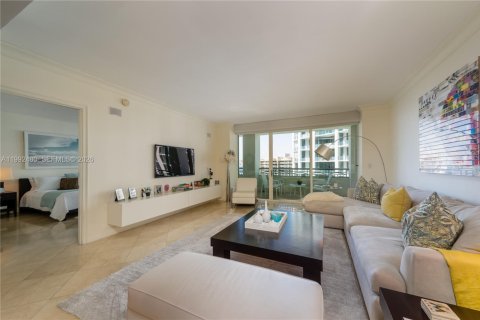 Condo in Miami, Florida, 2 bedrooms  № 2053114 - photo 18