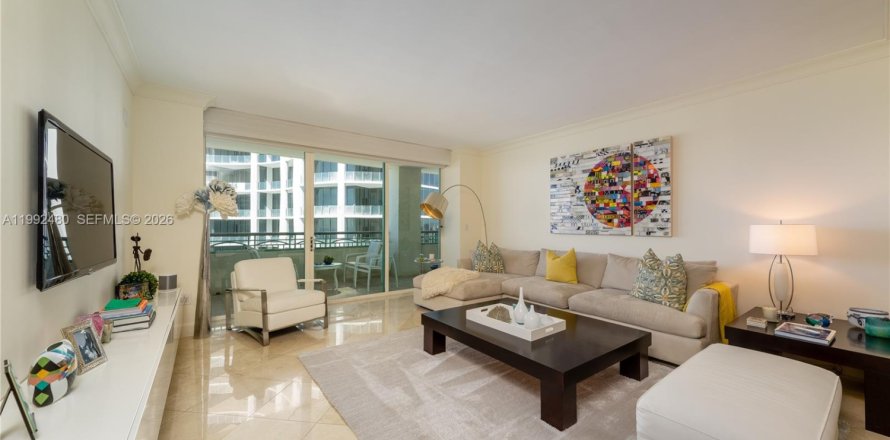 Condo in Miami, Florida, 2 bedrooms  № 2053114