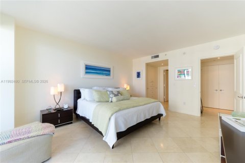 Condo in Miami, Florida, 2 bedrooms  № 2053114 - photo 10