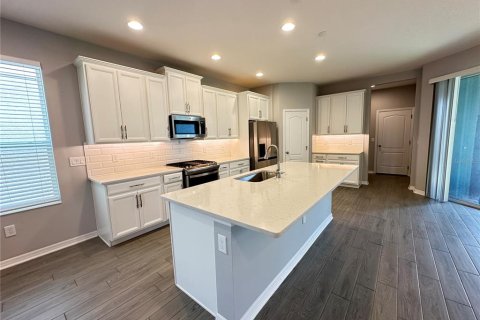 House in Winter Garden, Florida 4 bedrooms, 260.78 sq.m. № 2114854 - photo 11