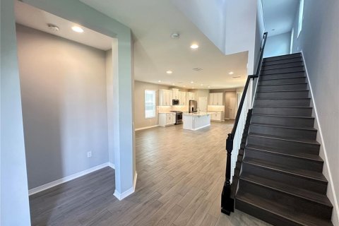 House in Winter Garden, Florida 4 bedrooms, 260.78 sq.m. № 2114854 - photo 3