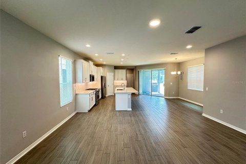 House in Winter Garden, Florida 4 bedrooms, 260.78 sq.m. № 2114854 - photo 5