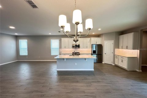House in Winter Garden, Florida 4 bedrooms, 260.78 sq.m. № 2114854 - photo 9