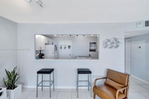 Condominio en venta en Miami Beach, Florida, 1 dormitorio, 84.73 m2 № 1728550 - foto 12