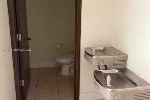 Commercial property in Miami, Florida № 1992440 - photo 12