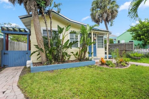 House in Gulfport, Florida 2 bedrooms, 96.99 sq.m. № 1843534 - photo 20