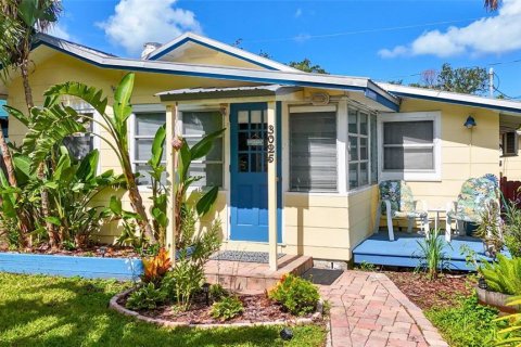 House in Gulfport, Florida 2 bedrooms, 96.99 sq.m. № 1843534 - photo 5