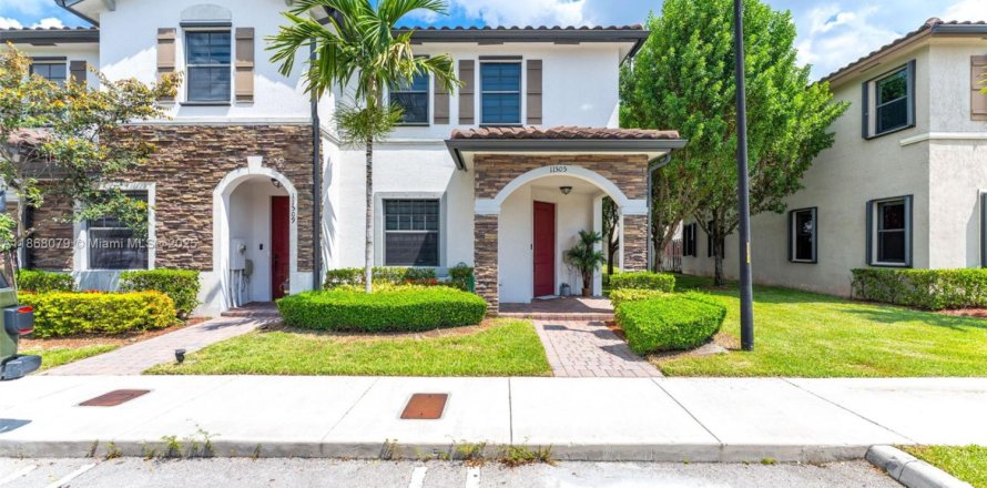 Townhouse in Homestead, Florida 3 bedrooms, 154.12 sq.m. № 1896456