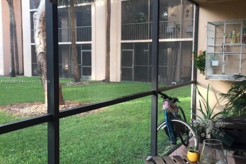 Купить кондоминиум в Майами, Флорида 3 спальни, 96.62м2, № 1980170 - фото 15