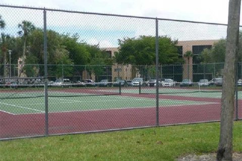 Купить кондоминиум в Майами, Флорида 3 спальни, 96.62м2, № 1980170 - фото 14