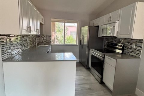 Copropriété à louer à Doral, Floride: 2 chambres, 79.62 m2 № 1794546 - photo 4