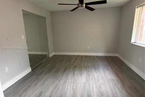 Condominio en alquiler en Doral, Florida, 2 dormitorios, 79.62 m2 № 1794546 - foto 8