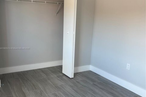 Condominio en alquiler en Doral, Florida, 2 dormitorios, 79.62 m2 № 1794546 - foto 11