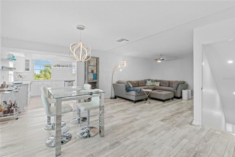 Casa en venta en Port Richey, Florida, 3 dormitorios, 253.44 m2 № 1654151 - foto 12