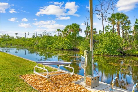 Casa en venta en Port Richey, Florida, 3 dormitorios, 253.44 m2 № 1654151 - foto 9
