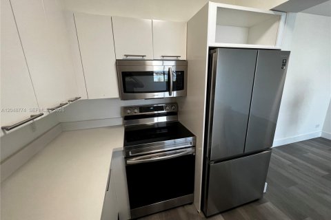 Copropriété à louer à Miami Beach, Floride: 2 chambres, 94.76 m2 № 2174117 - photo 5