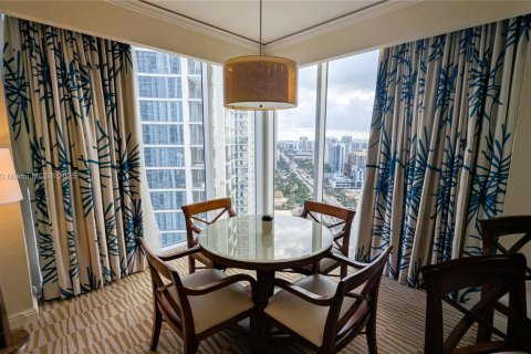 Купить кондоминиум в Санни-Айлс-Бич, Флорида 2 спальни, 94.85м2, № 1965960 - фото 8