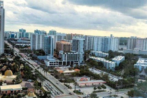 Купить кондоминиум в Санни-Айлс-Бич, Флорида 2 спальни, 94.85м2, № 1965960 - фото 16