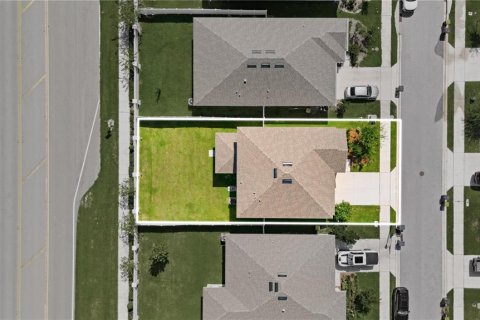 House in Auburndale, Florida 4 bedrooms, 239.97 sq.m. № 1916171 - photo 5
