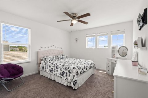 House in Auburndale, Florida 4 bedrooms, 239.97 sq.m. № 1916171 - photo 29