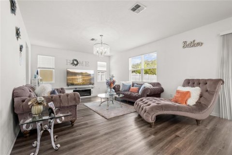House in Auburndale, Florida 4 bedrooms, 239.97 sq.m. № 1916171 - photo 15