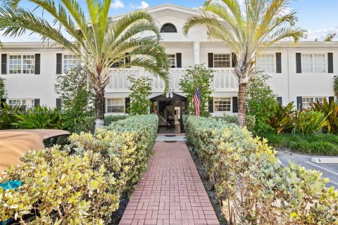 Condominio en venta en Fort Lauderdale, Florida, 2 dormitorios, 87.51 m2 № 1948988 - foto 2