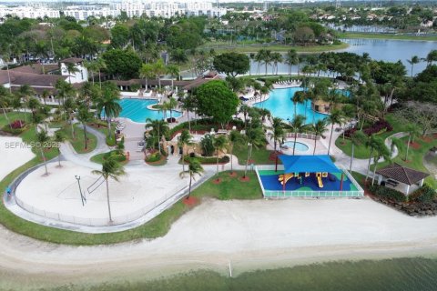 Купить кондоминиум в Дорал, Флорида 3 спальни, 157.93м2, № 2091166 - фото 30