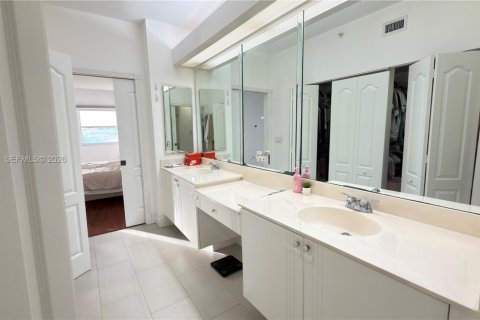 Купить кондоминиум в Дорал, Флорида 3 спальни, 157.93м2, № 2091166 - фото 26