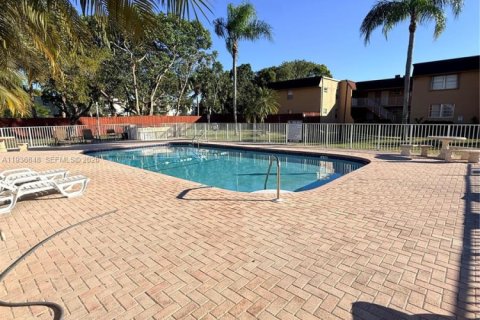 Copropriété à vendre à Miami, Floride: 1 chambre, 70.14 m2 № 1995488 - photo 16