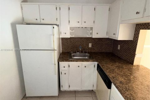 Copropriété à vendre à Miami, Floride: 1 chambre, 70.14 m2 № 1995488 - photo 13