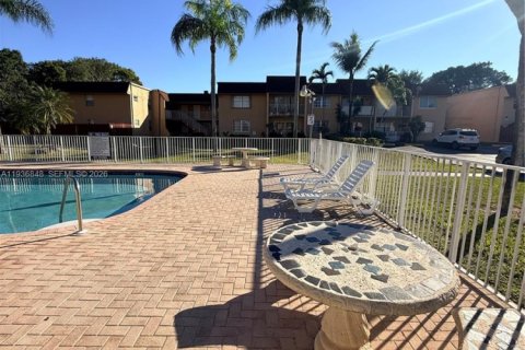 Copropriété à vendre à Miami, Floride: 1 chambre, 70.14 m2 № 1995488 - photo 17