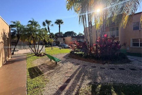 Copropriété à vendre à Miami, Floride: 1 chambre, 70.14 m2 № 1995488 - photo 18