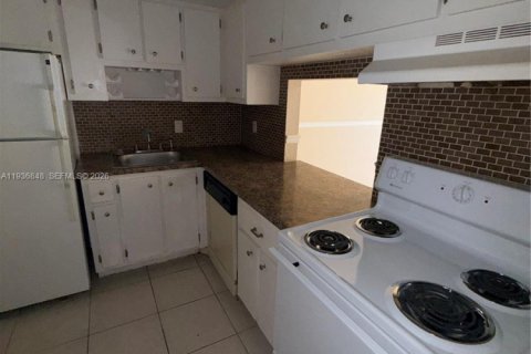 Copropriété à vendre à Miami, Floride: 1 chambre, 70.14 m2 № 1995488 - photo 14