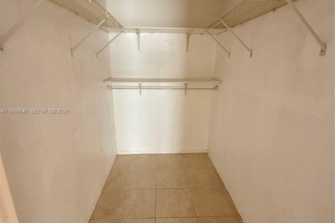 Copropriété à vendre à Miami, Floride: 1 chambre, 70.14 m2 № 1995488 - photo 10