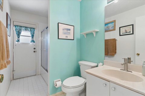 Купить кондоминиум в Себастьян, Флорида 6 комнат, 106.84м2, № 2244985 - фото 25