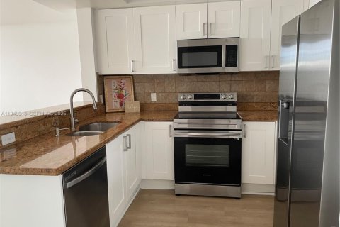 Copropriété à louer à Hallandale Beach, Floride: 2 chambres, 97.73 m2 № 1999099 - photo 3