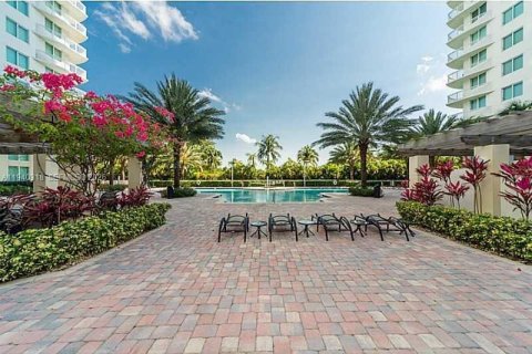 Copropriété à louer à Hallandale Beach, Floride: 2 chambres, 97.73 m2 № 1999099 - photo 25