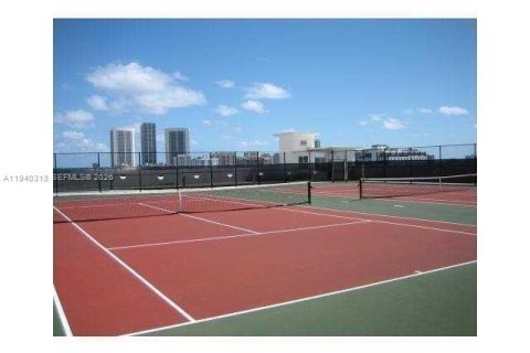 Copropriété à louer à Hallandale Beach, Floride: 2 chambres, 97.73 m2 № 1999099 - photo 26