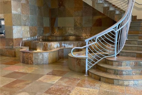 Copropriété à louer à Hallandale Beach, Floride: 2 chambres, 97.73 m2 № 1999099 - photo 22