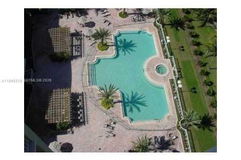 Copropriété à louer à Hallandale Beach, Floride: 2 chambres, 97.73 m2 № 1999099 - photo 23