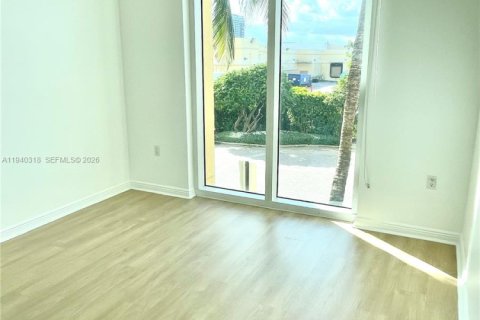 Copropriété à louer à Hallandale Beach, Floride: 2 chambres, 97.73 m2 № 1999099 - photo 17