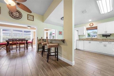 House in Palmetto, Florida 3 bedrooms, 138.24 sq.m. № 1777528 - photo 8